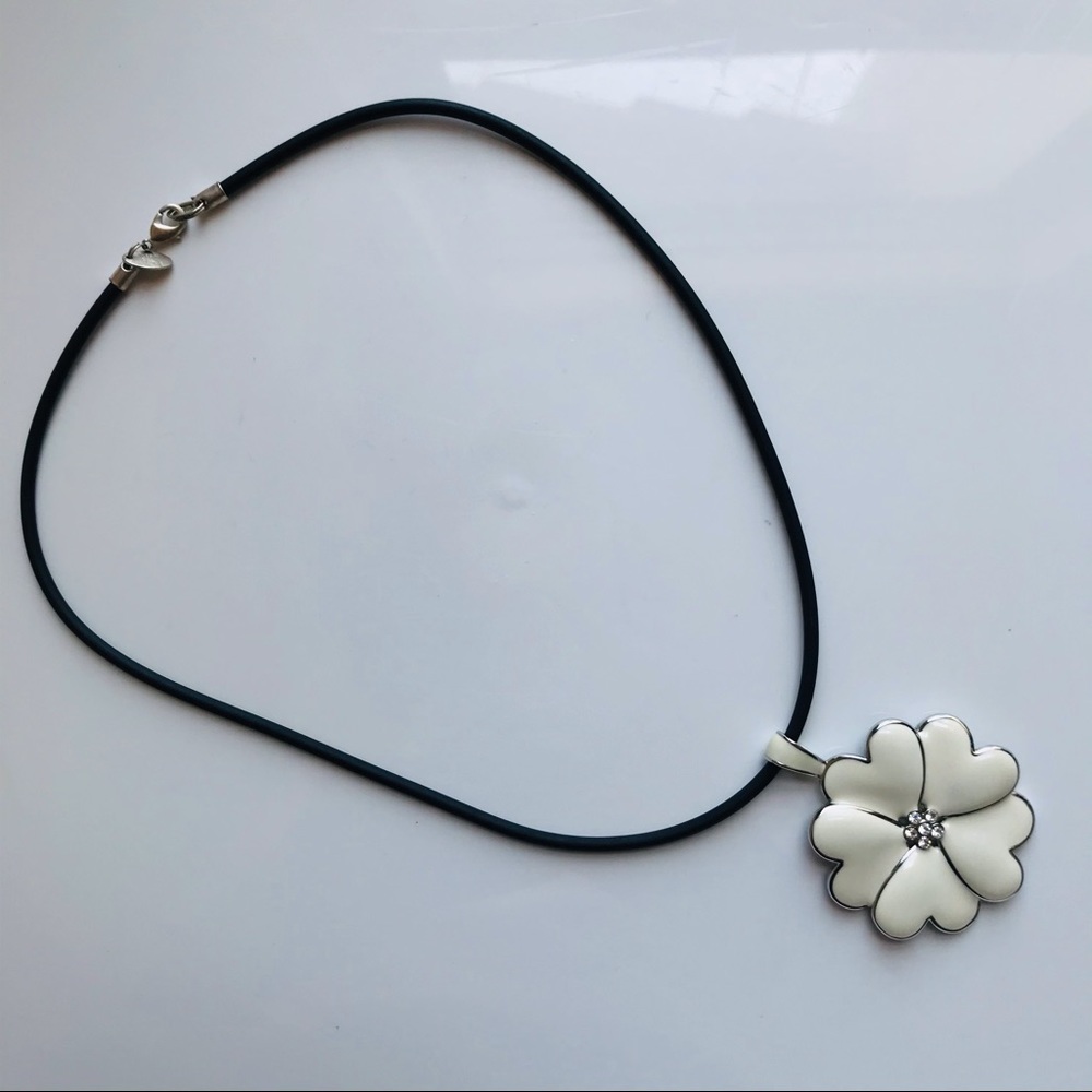 Whimsy Enamel Flower Statement Cream Heart Pedals Pendant Crystal Choke Necklace - Picture 6 of 16